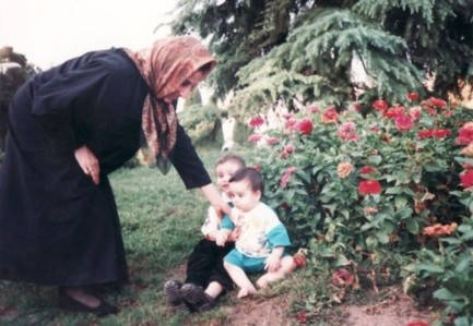 Mama gyermekeivel - Teherán